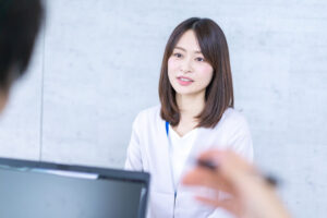 インタビューのコツとやり方。初心者も安心の完全ガイド