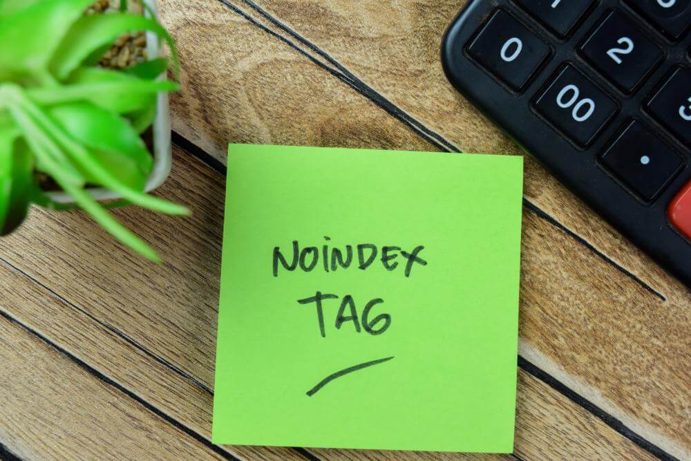 noindexタグの正しい書き方とHTMLへの記述例